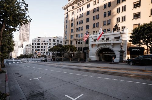 Last-Minute vs. Early Booking: Which West Palm Beach Hotel Deal Strategy Saves More? 2026