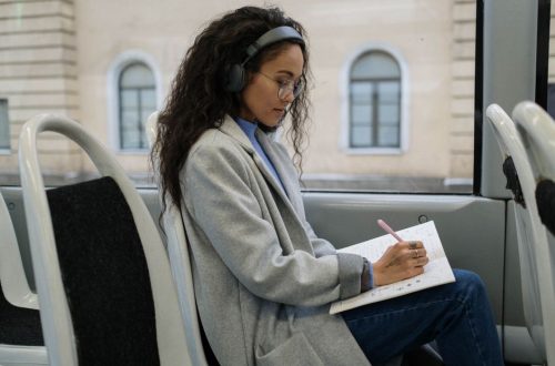 The Truth About Noise-Cancelling Headphones for Digital Nomads Nobody Talks About The Truth About Noise-Cancelling Headphones for Digital Nomads Nobody Talks About