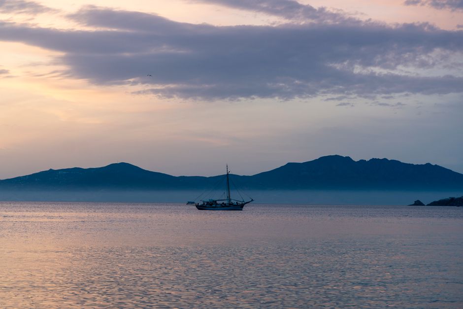 Santorini Overrated 2026: Santorini Is Crowded and Expensive — Here’s What Locals Actually Recommend